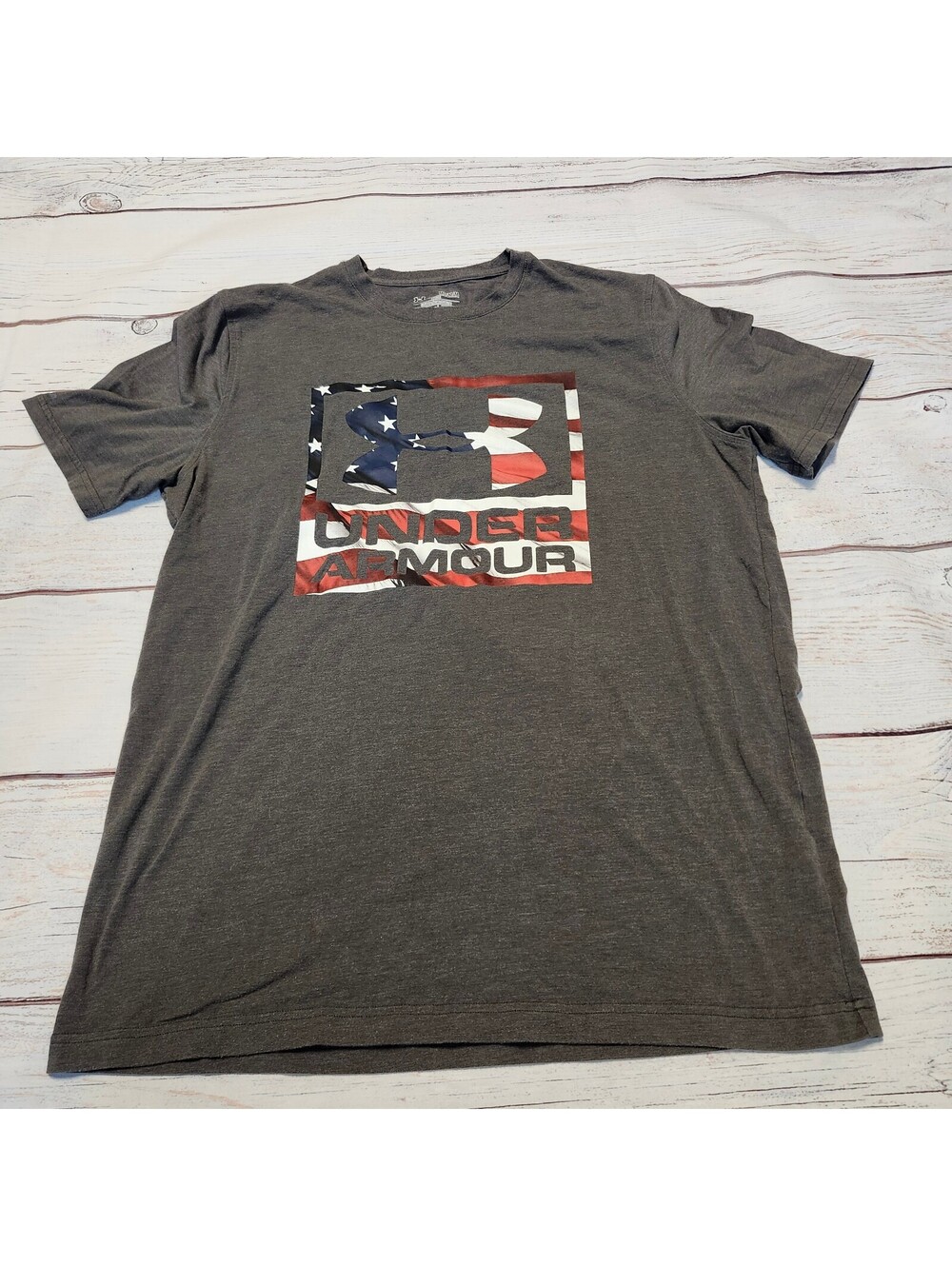Under Armour Men's Medium Loose Fit Gray T-Shirt with American Flag Logo